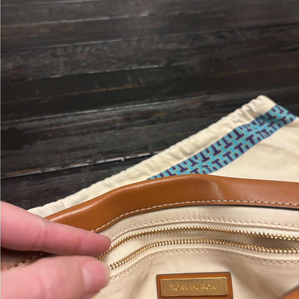 Tory Burch Brown Clutch with Logo Accent - Picture 3 of 4
